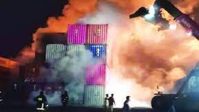 সীতাকুণ্ডে অগ্নিকাণ্ড: ৮ জনকে আসামী করে পুলিশের মামলা