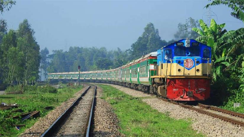 অগ্নিকাণ্ডের পর ট্রেন চলাচল স্বাভাবিক