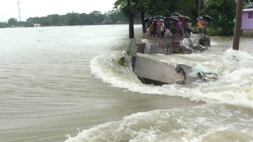 বন্যায় সুনামগঞ্জের ৪ উপজেলার যোগাযোগ বিছিন্ন