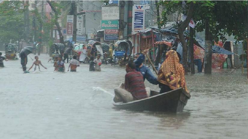 পানিতে থৈ থৈ চট্টগ্রাম, ভোগান্তিতে নগরবাসী
