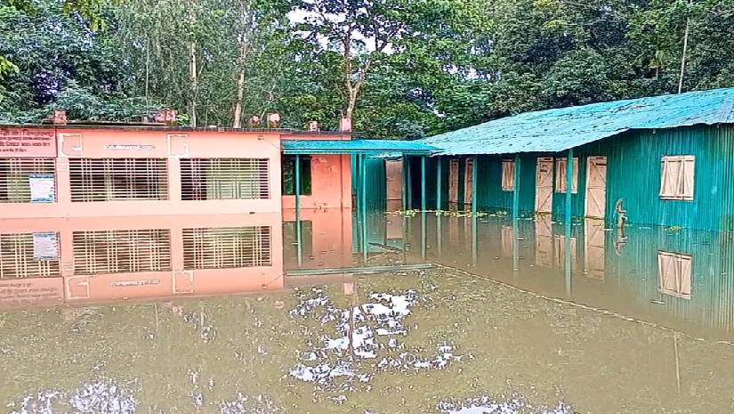 ৪০ হাজার মানুষ পানিবন্দি