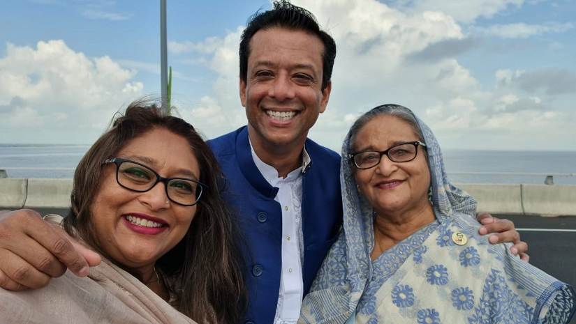 জয়-পুতুলকে নিয়ে পদ্মা সেতুতে প্রধানমন্ত্রীর সেলফি