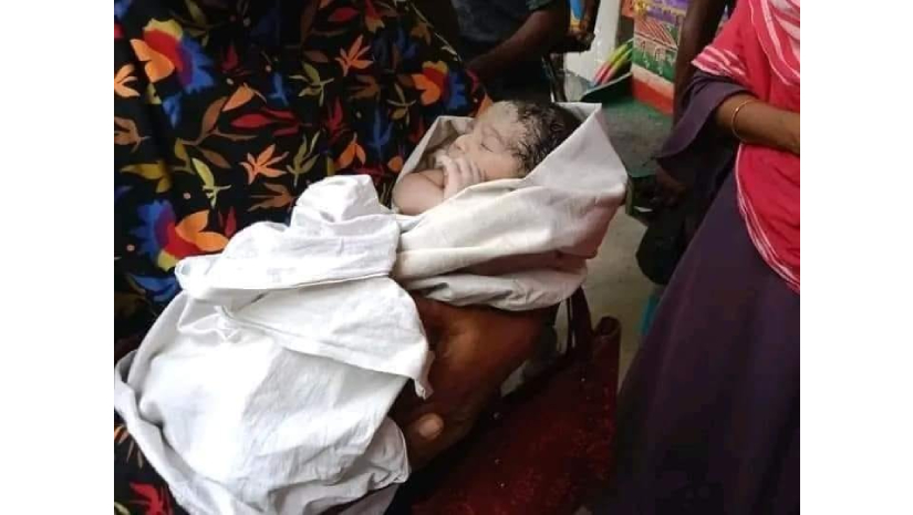 ট্রাকচাপায় অন্তঃসত্ত্বা মায়ের মৃত্যু, পেট ফেটে বেরিয়ে এলো নবজাতক