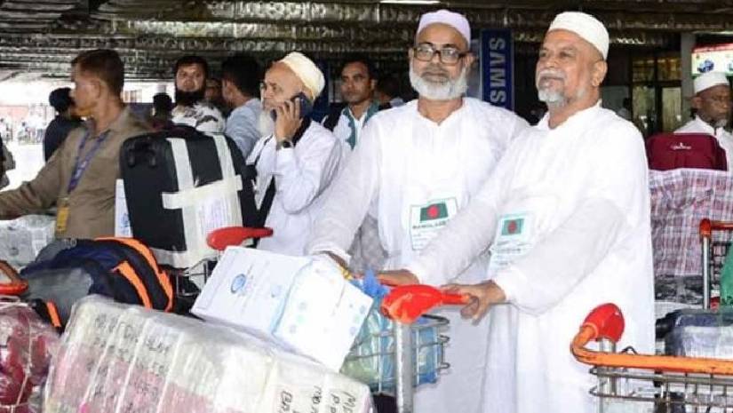 দেশে ফিরেছেন ১২ হাজার হাজি, মৃত্যু আরও ১ জনের
