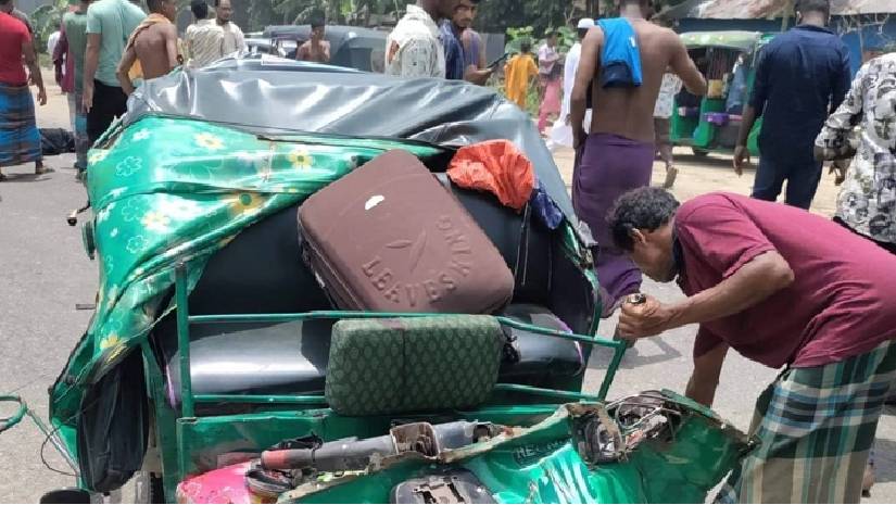 ফেনীতে ট্রাক-অটোরিকশার সংঘর্ষ, মহিলাসহ নিহত ২