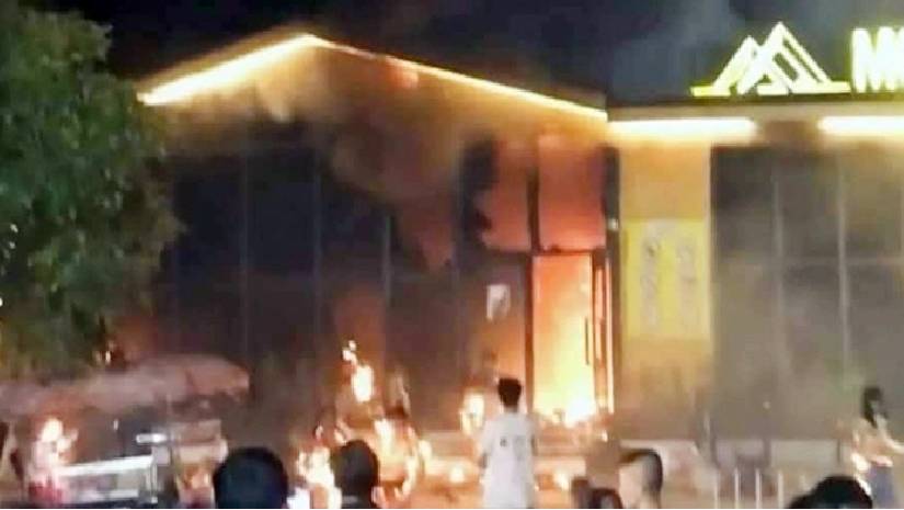 থাইল্যান্ডে নাইট ক্লাবে আগুন, নিহত ১৩