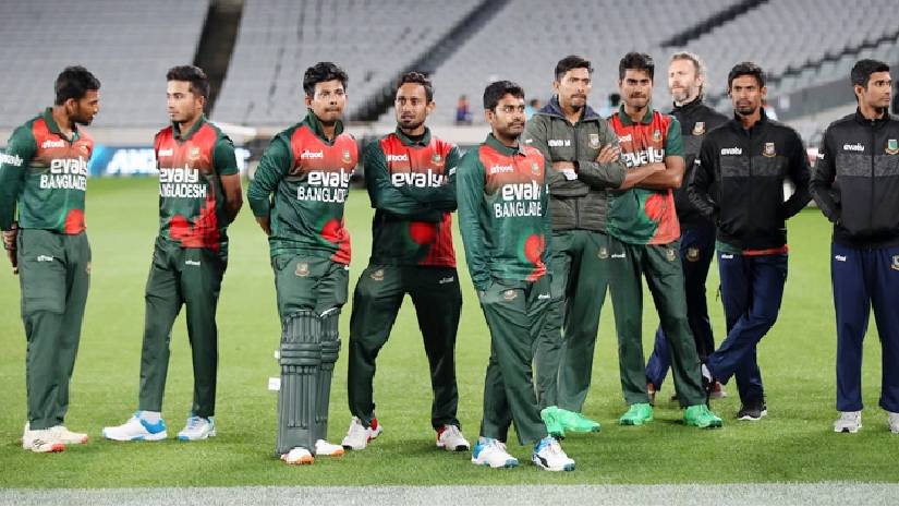 দেশে ফিরেছে বাংলাদেশ দল, ফিরেননি তামিম