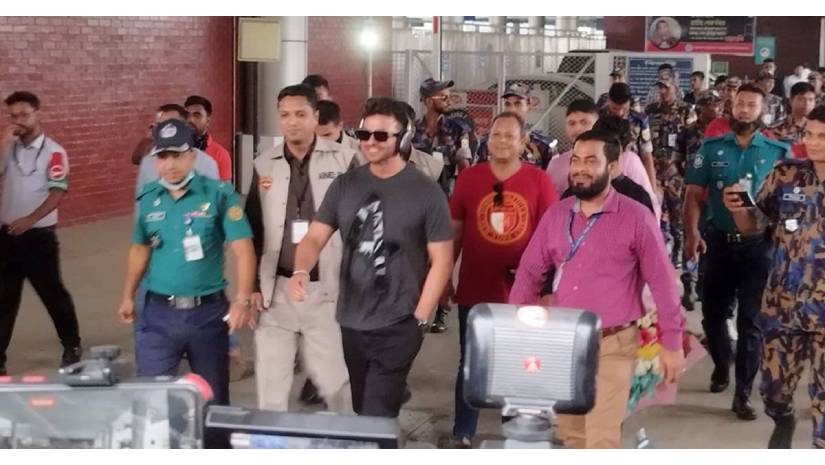 শাকিব খান এখন ঢাকায়