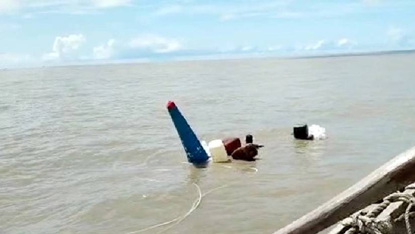 বৈরী আবহাওয়ায় বঙ্গোপসাগরে ১১ ট্রলারডুবি, নিখোঁজ ৩৪ জেলে