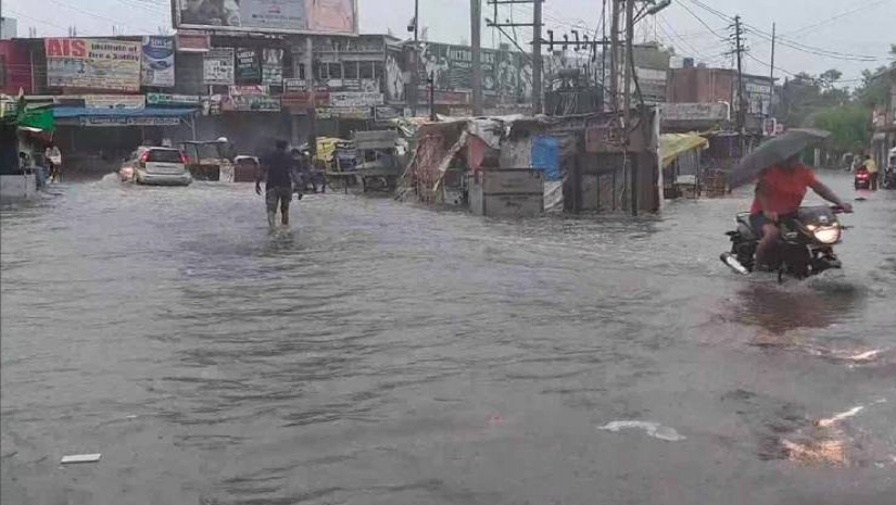 ভারতে একাধিক রাজ্যে বৃষ্টি-ভূমিধস, নিহত ৩১