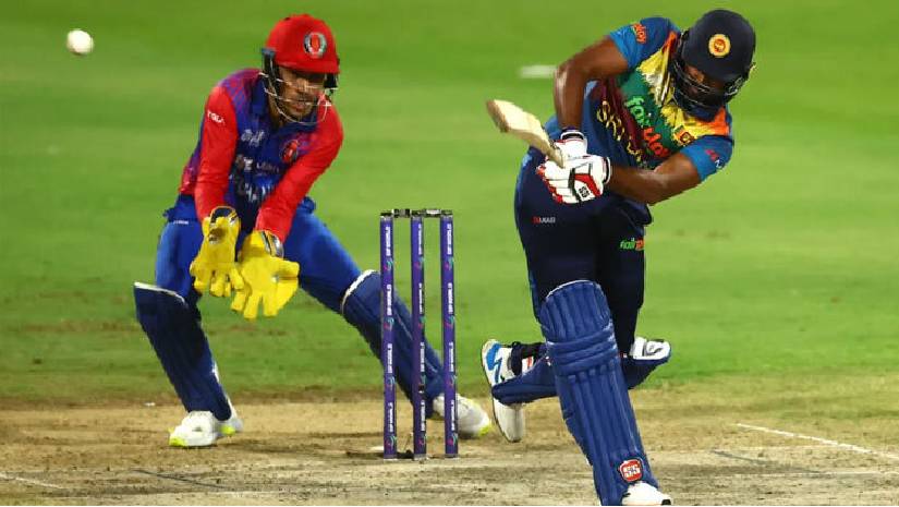 উড়তে থাকা আফগানদের মাটিতে নামিয়ে আনল লঙ্কানরা
