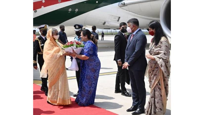 প্রোটোকল মেনেই দিল্লিতে শেখ হাসিনাকে অভ্যর্থনা
