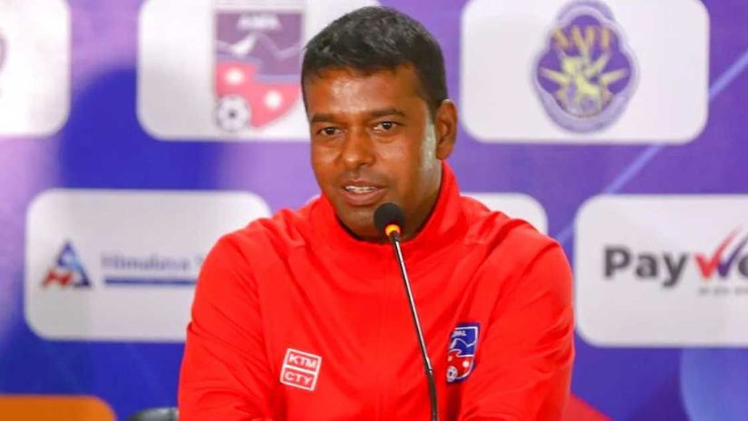 বঙ্গকন্যাদের কাছে হেরে পদত্যাগ নেপালী কোচের