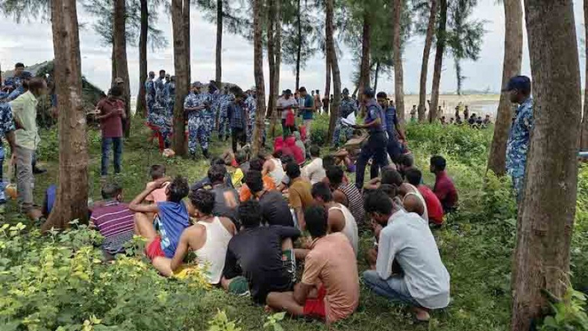 মালেশিয়ায় পাচারের সময় রোহিঙ্গাদের ট্রলারডুবি, উদ্ধার ৩৪