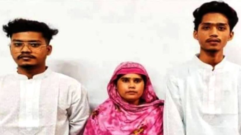 দুই ছেলেকে নিয়ে ইসলাম ধর্ম গ্রহণ করলেন হিন্দু নারী