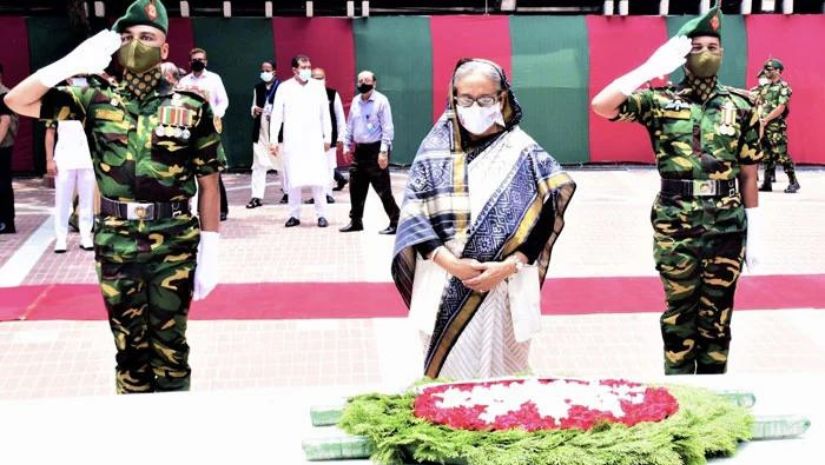 বঙ্গবন্ধুর সমাধিতে প্রধানমন্ত্রীর শ্রদ্ধা