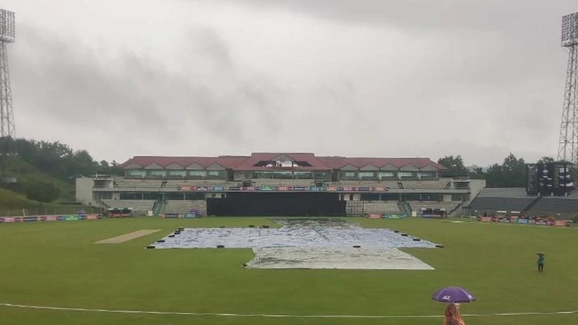 বৃষ্টিতে ভেসে যাচ্ছে জ্যোতিদের সেমির স্বপ্ন