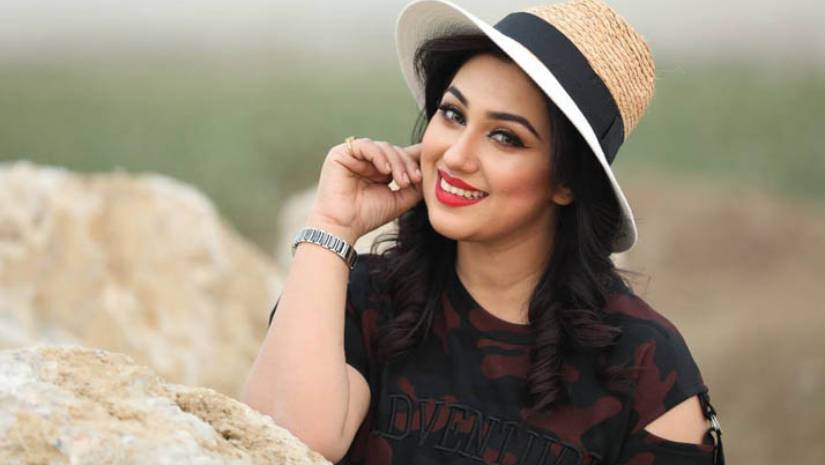 অভিনেত্রী