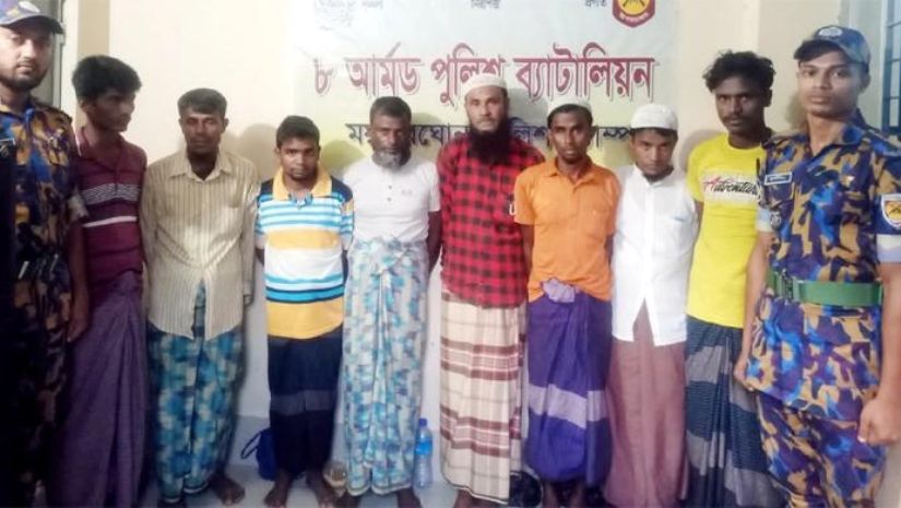 রোহিঙ্গা ক্যাম্পে সাঁড়াশি অভিযান : আটক ৪১