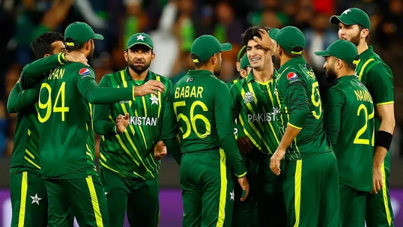 নেদারল্যান্ডসকে হারিয়ে জয়ের রেসে ফিরলো পাকিস্তান