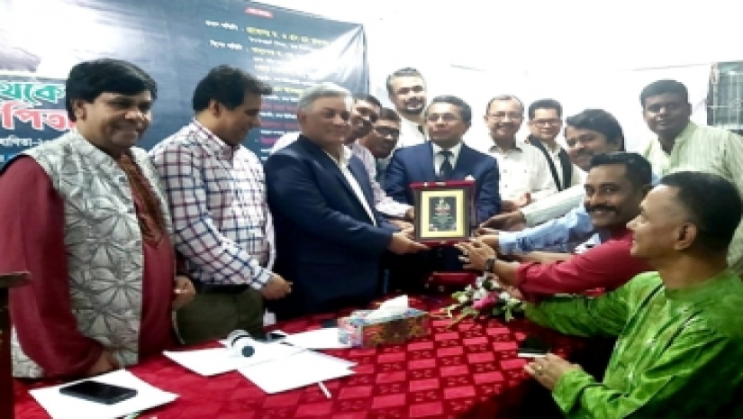 ঢাবিতে ‘খোকা থেকে জাতির পিতা’ শীর্ষক বক্তৃতা প্রতিযোগিতার উদ্বোধন