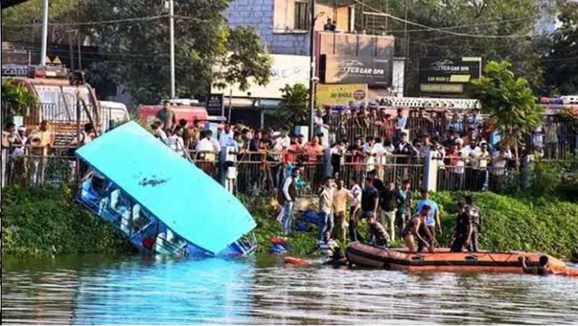 গুজরাটে পিকনিকের নৌকা ডুবে শিক্ষার্থী-শিক্ষকসহ ১৬ জনের মৃত্যু