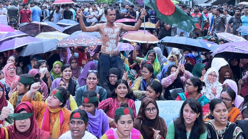 আন্দোলনে