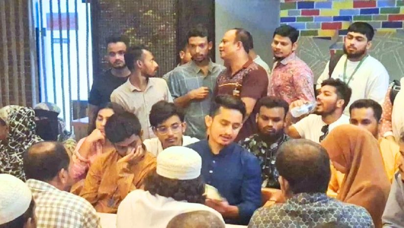 আন্দোলনে