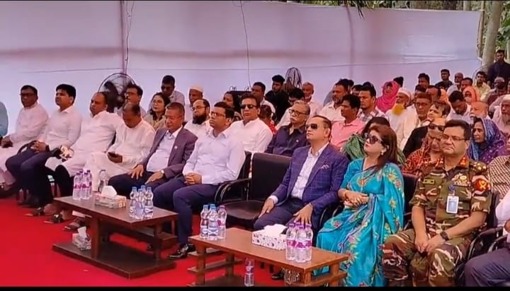 দর্শকদের একাংশ