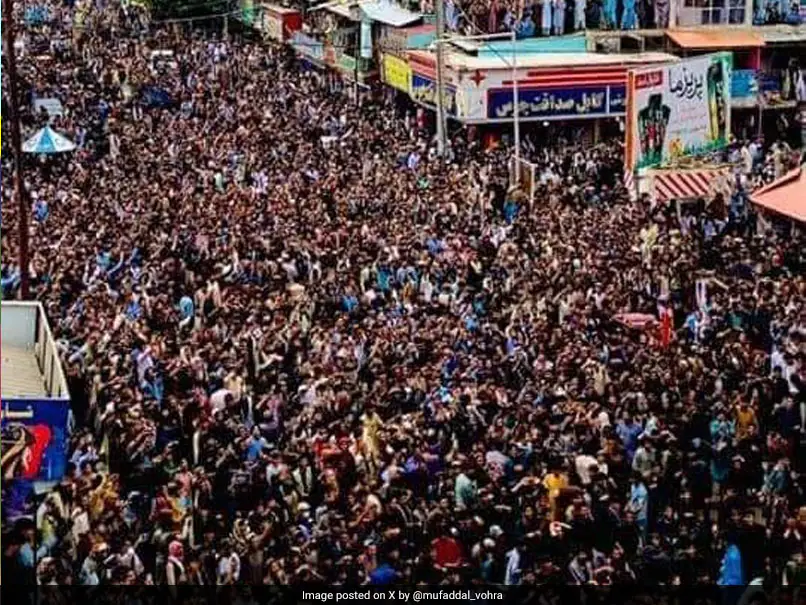 ঐতিহাসিক জয় উদযাপন করতে রাস্তায় আফগানরা (সংগৃহীত ছবি)