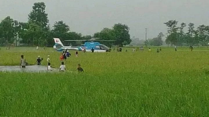 রংপুরে ধানখেতে হেলিকপ্টার (সংগৃহীত)
